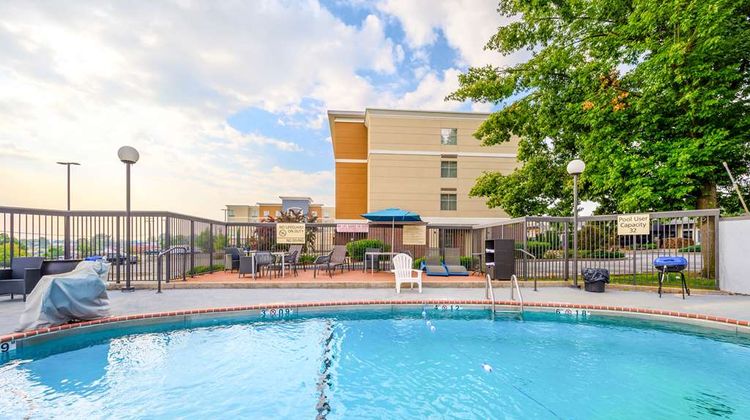 Hampton Inn Westport Pool