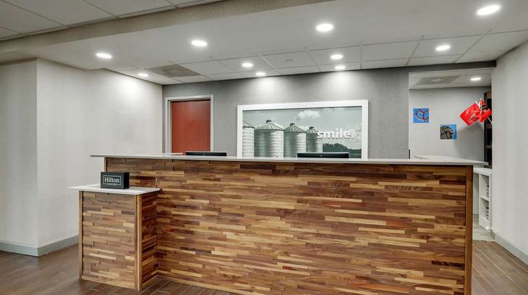 Hampton Inn & Suites Edwardsville Lobby