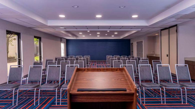 <b>Hampton Inn & Stes St Louis Meeting</b>. Images powered by <a href="https://iceportal.shijigroup.com/" title="IcePortal" target="_blank">IcePortal</a>.