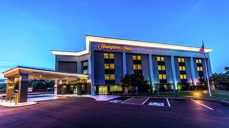 <b>Hampton Inn St Louis/St Charles Exterior</b>. Images powered by <a href="https://iceportal.shijigroup.com/" title="IcePortal" target="_blank">IcePortal</a>.