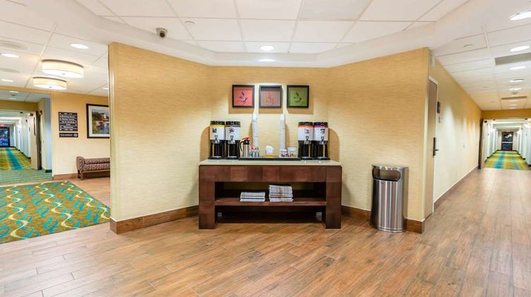 Hampton Inn St Louis/St Charles Lobby