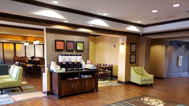 Hampton Inn Stow Lobby