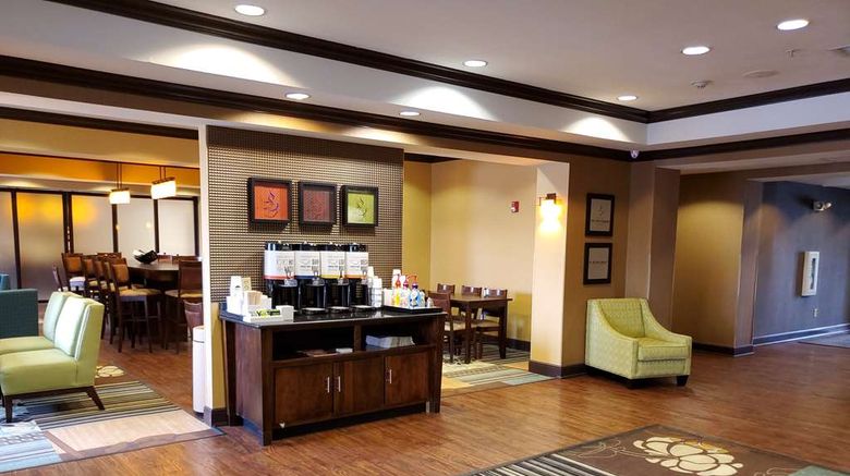 <b>Hampton Inn Stow Lobby</b>. Images powered by <a href="https://iceportal.shijigroup.com/" title="IcePortal" target="_blank">IcePortal</a>.