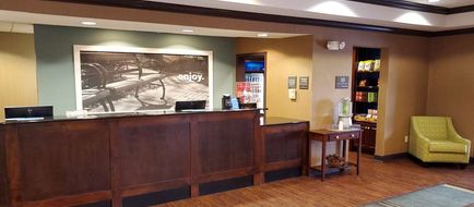 Hampton Inn Stow Lobby