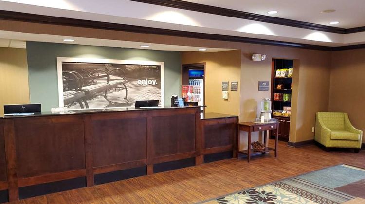 Hampton Inn Stow Lobby