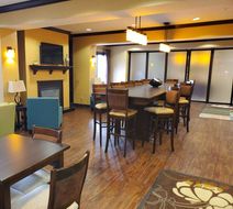 Hampton Inn Stow Lobby