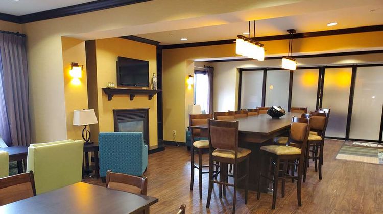 Hampton Inn Stow Lobby