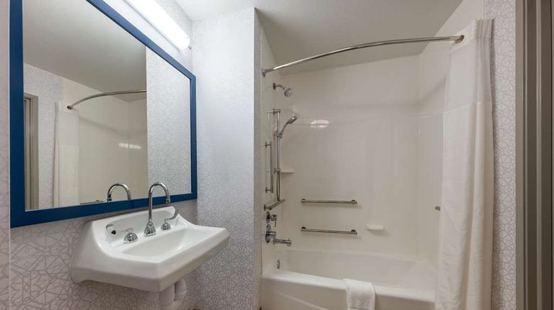<b>Hampton Inn St. Robert/Ft Leonard Wood Room</b>. Images powered by <a href="https://iceportal.shijigroup.com/" title="IcePortal" target="_blank">IcePortal</a>.