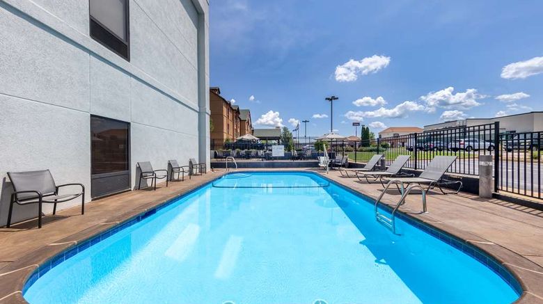 <b>Hampton Inn St. Robert/Ft Leonard Wood Pool</b>. Images powered by <a href="https://iceportal.shijigroup.com/" title="IcePortal" target="_blank">IcePortal</a>.