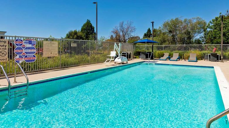 <b>Hampton Inn & Suites Sonoma County Pool</b>. Images powered by <a href="https://iceportal.shijigroup.com/" title="IcePortal" target="_blank">IcePortal</a>.