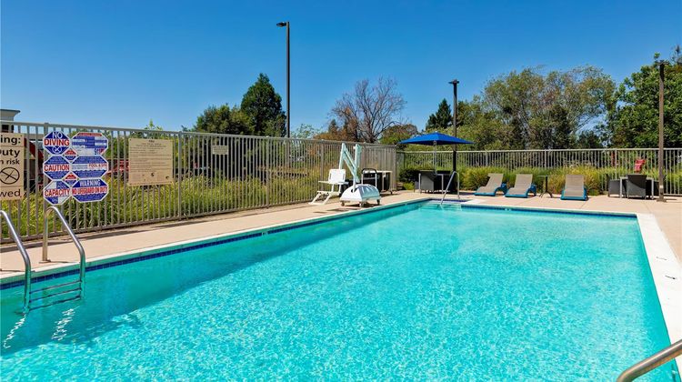 Hampton Inn & Suites Sonoma County Pool