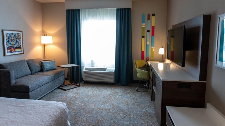 <b>Hampton Inn Orange City Room</b>. Images powered by <a href="https://iceportal.shijigroup.com/" title="IcePortal" target="_blank">IcePortal</a>.