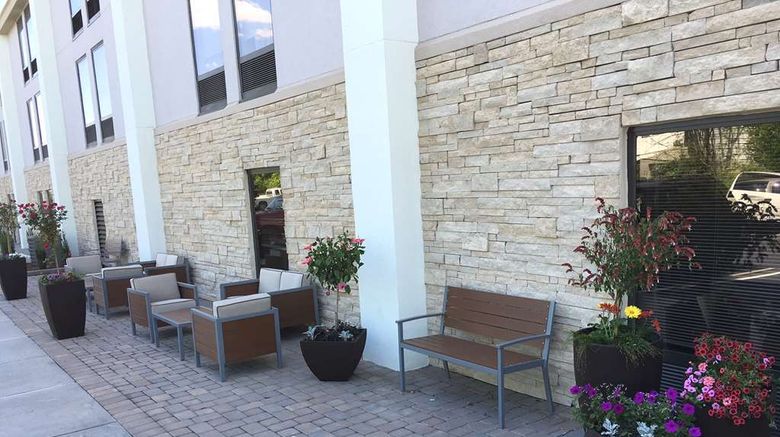 <b>Hampton Inn Sevierville Exterior</b>. Images powered by <a href="https://iceportal.shijigroup.com/" title="IcePortal" target="_blank">IcePortal</a>.