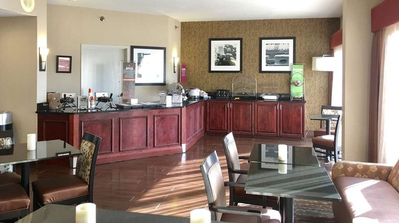 <b>Hampton Inn Sevierville Restaurant</b>. Images powered by <a href="https://iceportal.shijigroup.com/" title="IcePortal" target="_blank">IcePortal</a>.