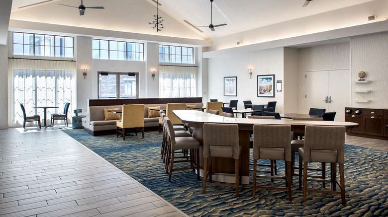 <b>Homewood Suites by Hilton Lobby</b>. Images powered by <a href="https://iceportal.shijigroup.com/" title="IcePortal" target="_blank">IcePortal</a>.