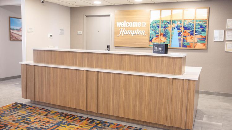 Hampton Inn Shrewsbury Lobby