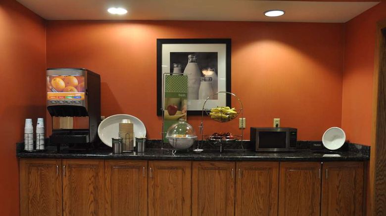 <b>Hampton Inn Stony Creek-Petersburg Restaurant</b>. Images powered by <a href="https://iceportal.shijigroup.com/" title="IcePortal" target="_blank">IcePortal</a>.