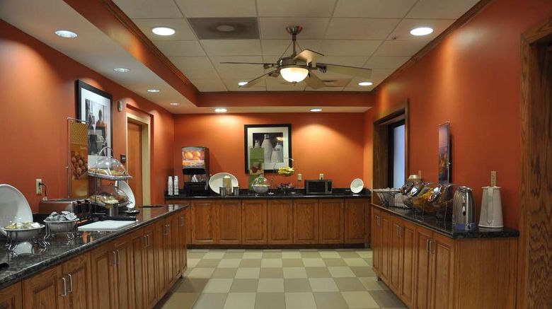 <b>Hampton Inn Stony Creek-Petersburg Restaurant</b>. Images powered by <a href="https://iceportal.shijigroup.com/" title="IcePortal" target="_blank">IcePortal</a>.