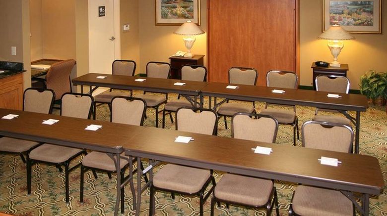 <b>Hampton Inn Stony Creek-Petersburg Meeting</b>. Images powered by <a href="https://iceportal.shijigroup.com/" title="IcePortal" target="_blank">IcePortal</a>.