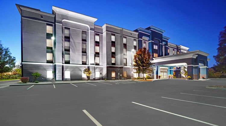 Hampton Inn & Suites Syracuse Erie Blvd Exterior
