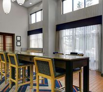 Hampton Inn & Suites Syracuse Erie Blvd Lobby