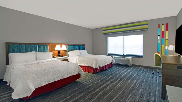 Hampton Inn & Suites Syracuse Erie Blvd Room