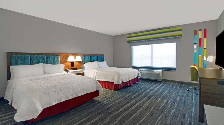 <b>Hampton Inn & Suites Syracuse Erie Blvd Room</b>. Images powered by <a href="https://iceportal.shijigroup.com/" title="IcePortal" target="_blank">IcePortal</a>.