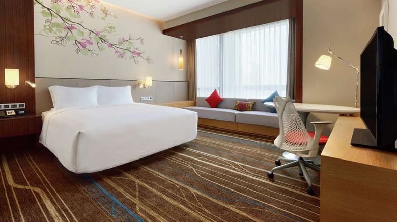 <b>Hilton Garden Inn Shenzhen Bao'an Room</b>. Images powered by <a href="https://iceportal.shijigroup.com/" title="IcePortal" target="_blank">IcePortal</a>.