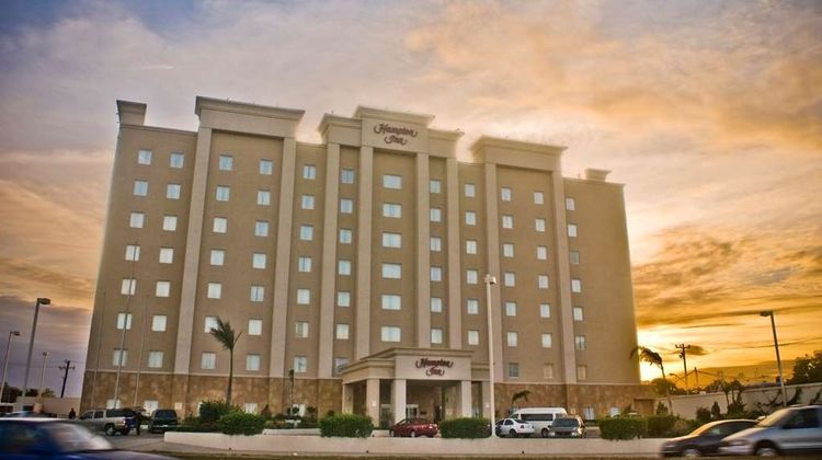 Hampton Inn by Hilton Tampico Exterior