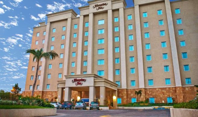 Hampton Inn by Hilton Tampico Exterior