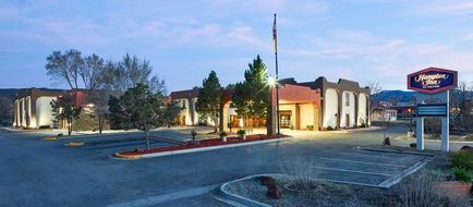 Hampton Inn Taos Exterior