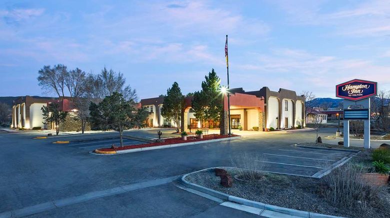 <b>Hampton Inn Taos Exterior</b>. Images powered by <a href="https://iceportal.shijigroup.com/" title="IcePortal" target="_blank">IcePortal</a>.