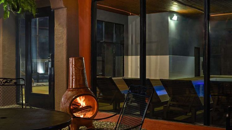 Hampton Inn Taos Exterior