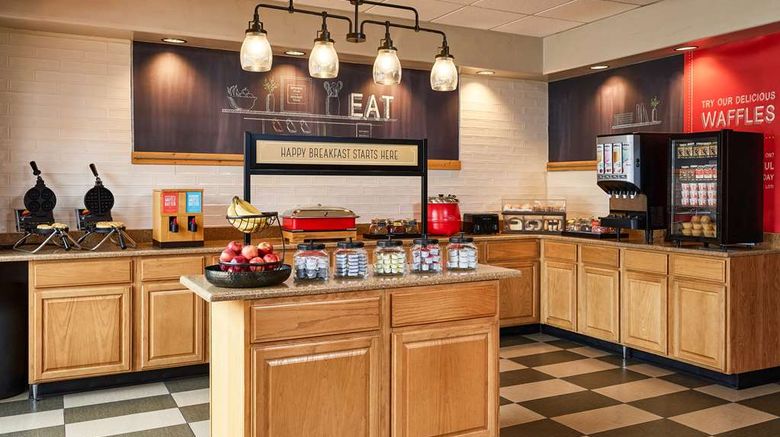<b>Hampton Inn Taos Restaurant</b>. Images powered by <a href="https://iceportal.shijigroup.com/" title="IcePortal" target="_blank">IcePortal</a>.