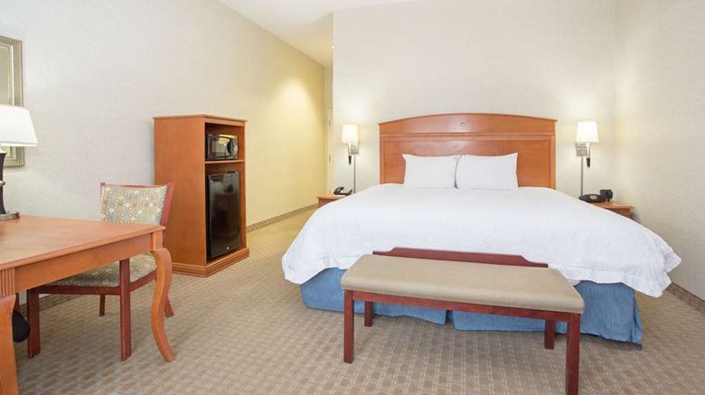 <b>Hampton Inn Santa Rosa Room</b>. Images powered by <a href="https://iceportal.shijigroup.com/" title="IcePortal" target="_blank">IcePortal</a>.