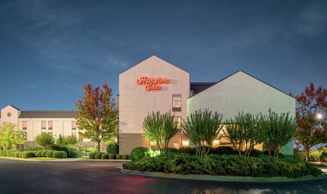 Hampton Inn University Exterior