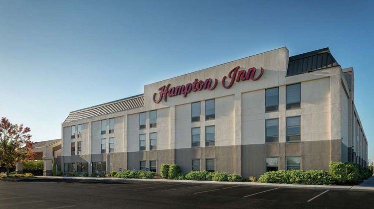Hampton Inn University Exterior