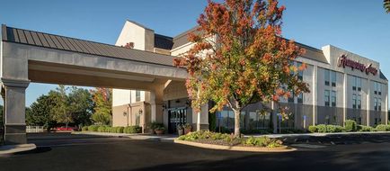 Hampton Inn University Exterior