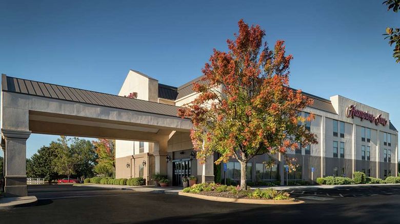 <b>Hampton Inn University Exterior</b>. Images powered by <a href="https://iceportal.shijigroup.com/" title="IcePortal" target="_blank">IcePortal</a>.