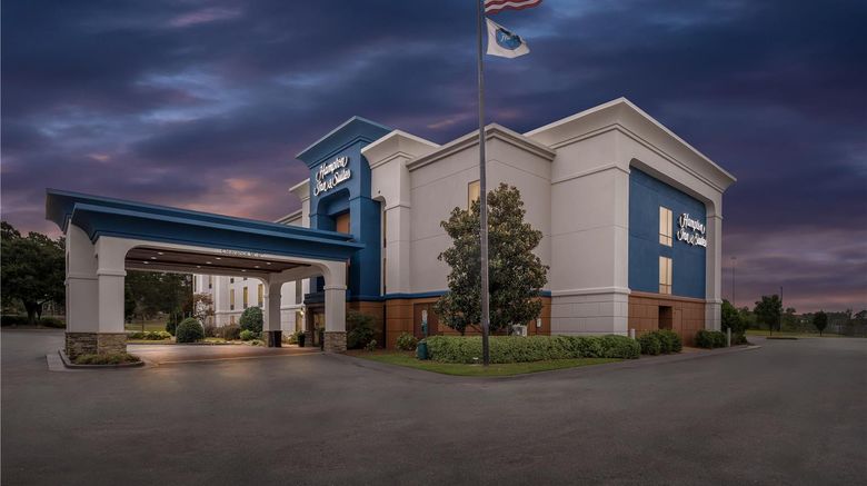 <b>Hampton Inn & Suites Tifton Exterior</b>. Images powered by <a href="https://iceportal.shijigroup.com/" title="IcePortal" target="_blank">IcePortal</a>.