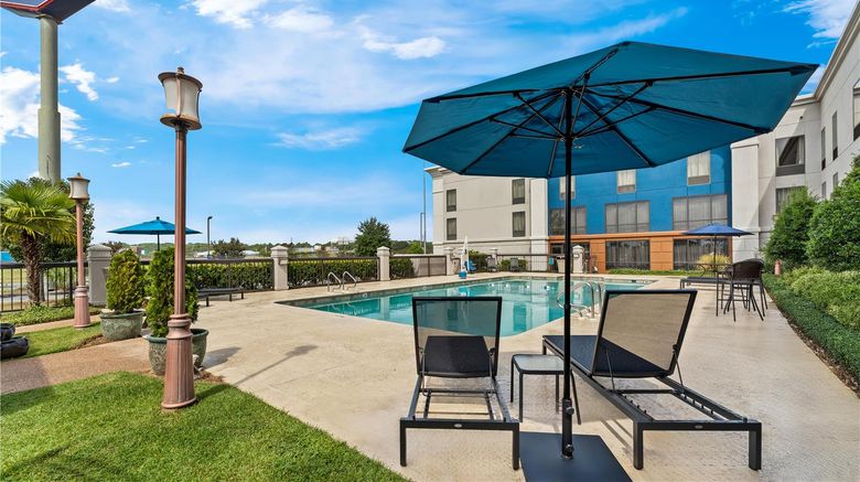 <b>Hampton Inn & Suites Tifton Pool</b>. Images powered by <a href="https://iceportal.shijigroup.com/" title="IcePortal" target="_blank">IcePortal</a>.