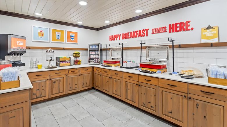 <b>Hampton Inn & Suites Tifton Restaurant</b>. Images powered by <a href="https://iceportal.shijigroup.com/" title="IcePortal" target="_blank">IcePortal</a>.