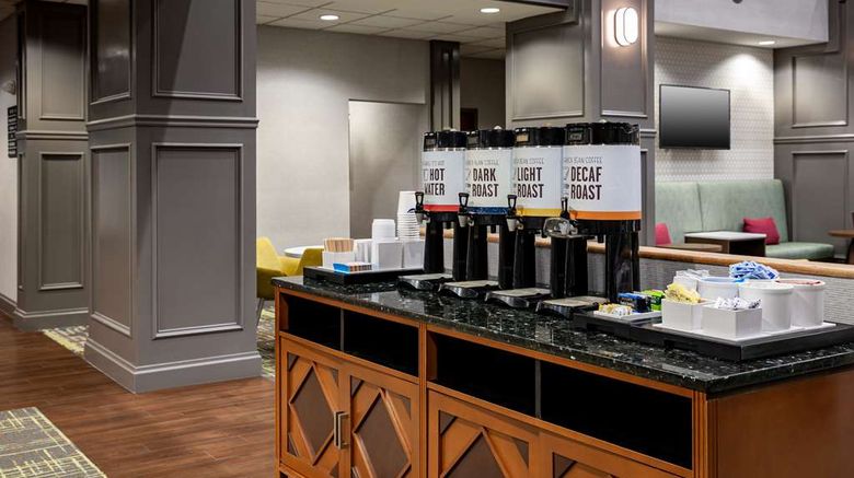 <b>Hampton Inn & Suites Texarkana Lobby</b>. Images powered by <a href="https://iceportal.shijigroup.com/" title="IcePortal" target="_blank">IcePortal</a>.