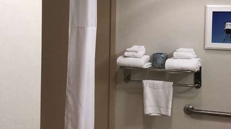 Hampton Inn & Suites Tulare Room