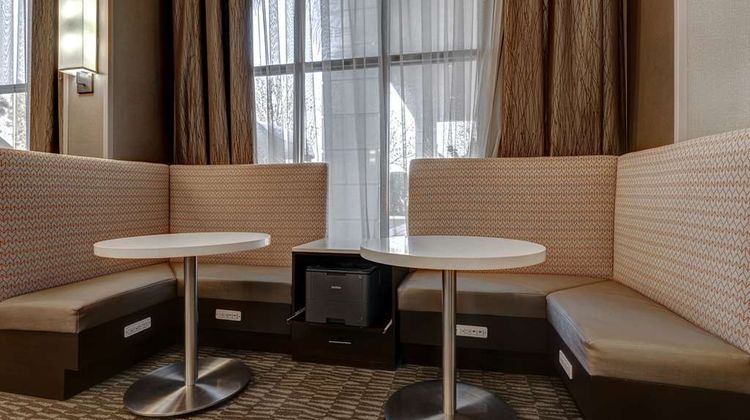 Hampton Inn & Suites Tulare Lobby