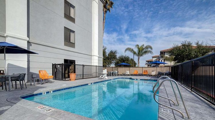 Hampton Inn & Suites Tulare Pool