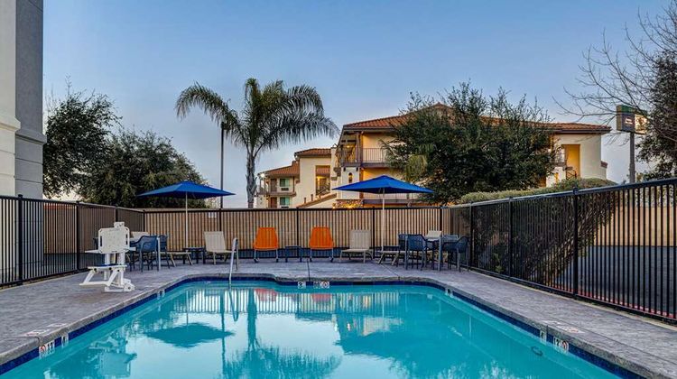 Hampton Inn & Suites Tulare Pool