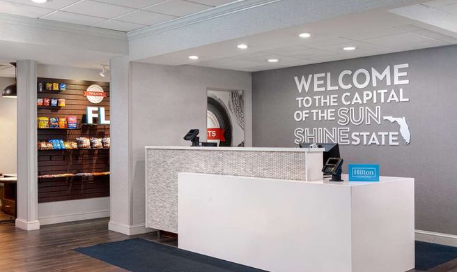 Hampton Inn Tallahassee-Central Lobby