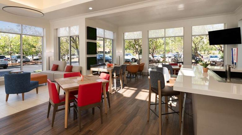 <b>Hilton Garden Inn Tallahassee Restaurant</b>. Images powered by <a href="https://iceportal.shijigroup.com/" title="IcePortal" target="_blank">IcePortal</a>.