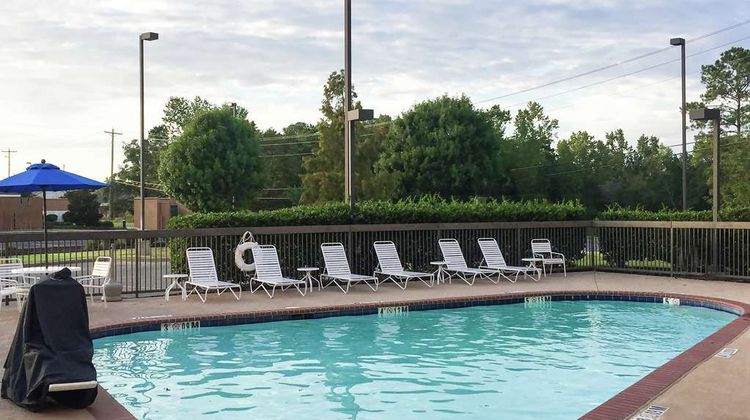 Hampton Inn by Hilton Troy Pool